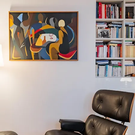 Veeve - Open Secret Apartment